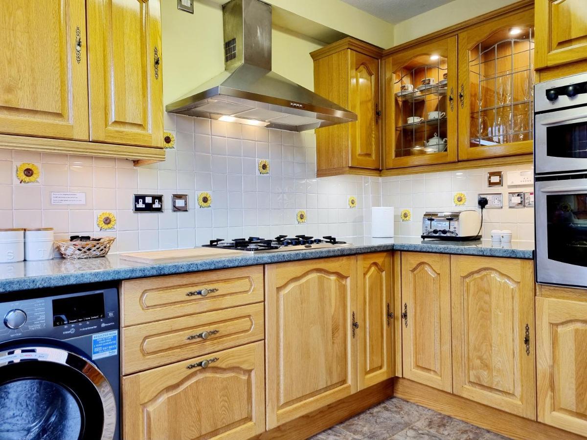 Inverness City 3 Bedroom House Free Parking Экстерьер фото
